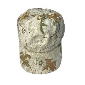 Realtree Xtra White, Beige and Brown Camouflage Expandable Ballcap Outdoors
